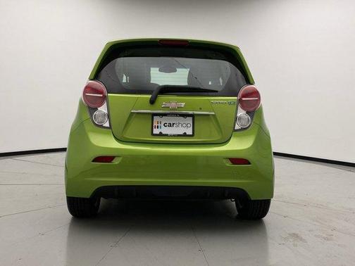 Photo 4 of 31 of 2015 Chevrolet Spark EV 2LT