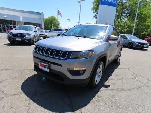 Photo 1 of 26 of 2020 Jeep Compass Latitude