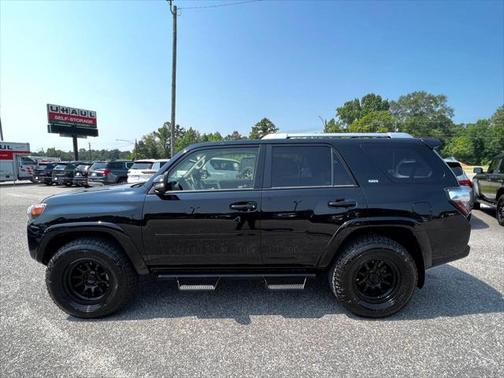 Photo 3 of 58 of 2017 Toyota 4Runner SR5 Premium
