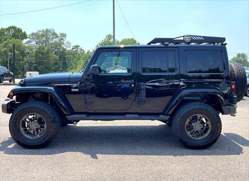 Photo 3 of 42 of 2016 Jeep Wrangler Unlimited Sahara