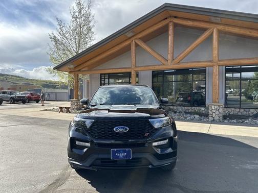 Photo 1 of 3 of 2022 Ford Explorer ST