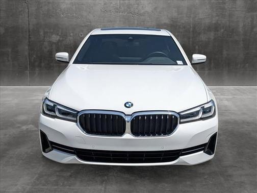 Photo 2 of 26 of 2021 BMW 530 i