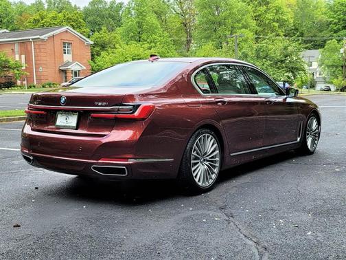 Photo 5 of 99 of 2020 BMW 750 i xDrive