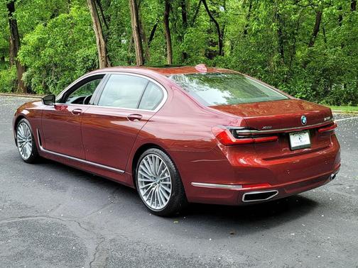 Photo 3 of 99 of 2020 BMW 750 i xDrive