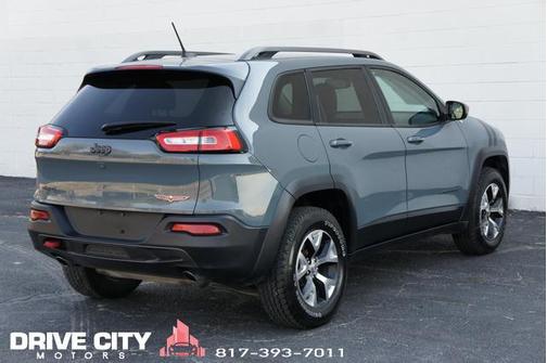 Photo 5 of 39 of 2015 Jeep Cherokee Trailhawk