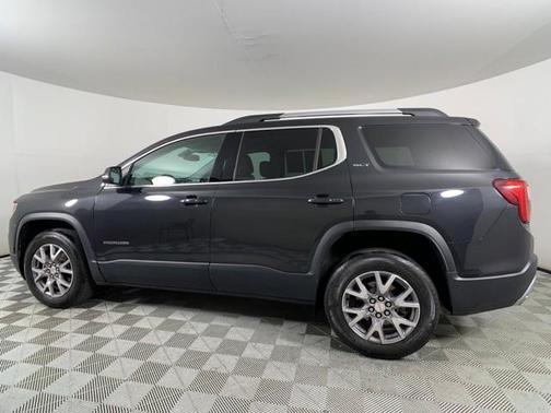 Photo 4 of 37 of 2020 GMC Acadia SLT