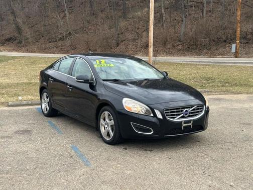 Photo 3 of 38 of 2012 Volvo S60 T5
