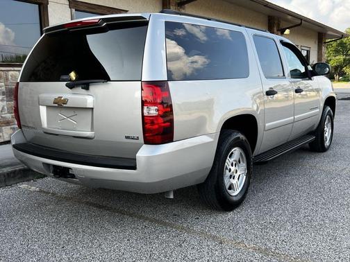 Photo 5 of 29 of 2007 Chevrolet Suburban 1500