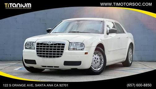 Photo 2 of 65 of 2005 Chrysler 300 Base