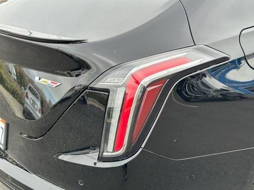Photo 5 of 24 of 2020 Cadillac CT4 V-Series