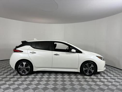 Photo 4 of 39 of 2021 Nissan Leaf SV 40 kWh