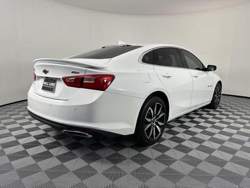 Photo 5 of 33 of 2021 Chevrolet Malibu FWD RS