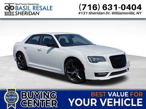 Photo 1 of 32 of 2020 Chrysler 300 Touring