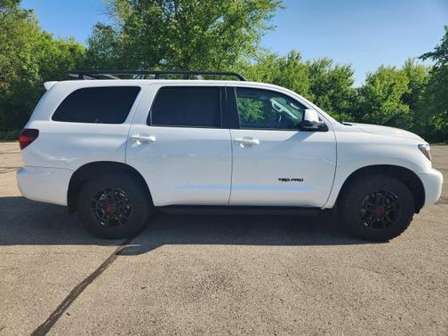 Photo 2 of 32 of 2020 Toyota Sequoia TRD Pro