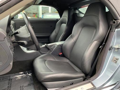 Photo 2 of 34 of 2005 Chrysler Crossfire Limited