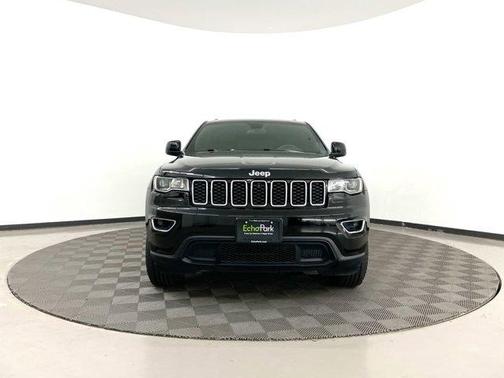 Photo 2 of 31 of 2019 Jeep Grand Cherokee Laredo E