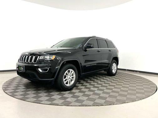Photo 3 of 31 of 2019 Jeep Grand Cherokee Laredo E
