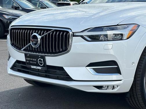 Photo 3 of 31 of 2020 Volvo XC60 T5 Inscription