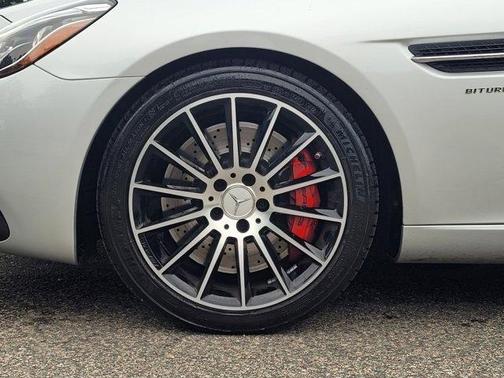 Photo 4 of 42 of 2019 Mercedes-Benz AMG SLC 43 Base