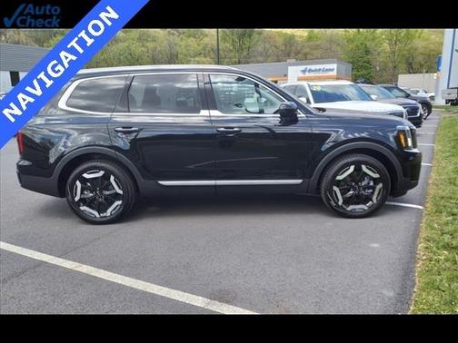 Photo 2 of 28 of 2023 Kia Telluride S