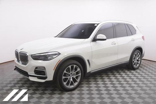 Photo 2 of 41 of 2020 BMW X5 xDrive40i