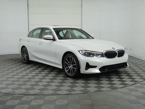 Photo 3 of 63 of 2022 BMW 330 i