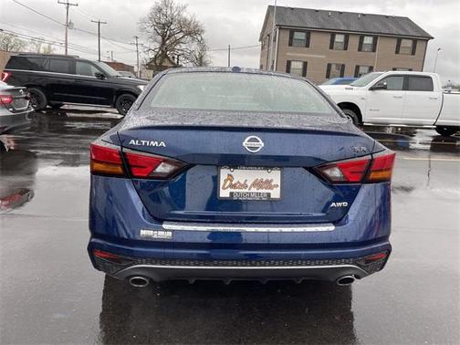 Photo 5 of 25 of 2022 Nissan Altima 2.5 SR
