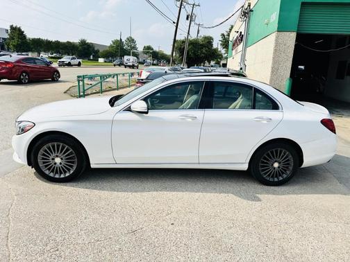 Photo 4 of 32 of 2015 Mercedes-Benz C-Class C 300 Luxury