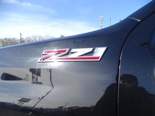 Photo 3 of 30 of 2020 Chevrolet Silverado 3500 WT