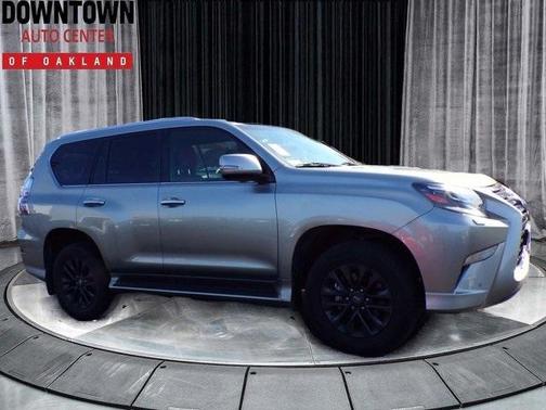 Photo 4 of 33 of 2020 Lexus GX 460 Base