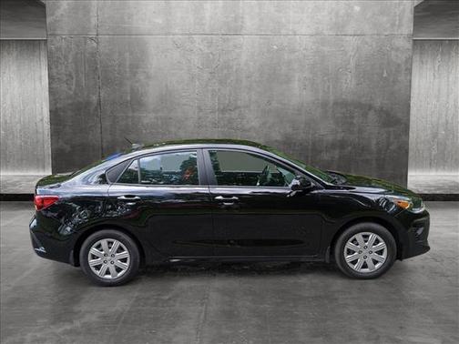 Photo 5 of 16 of 2023 Kia Rio S