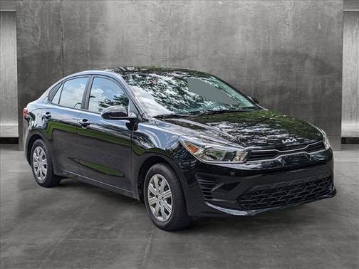 Photo 3 of 16 of 2023 Kia Rio S