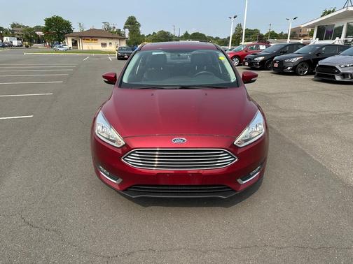 Photo 3 of 7 of 2016 Ford Focus Titanium