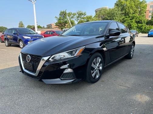 Photo 1 of 7 of 2020 Nissan Altima 2.5 S