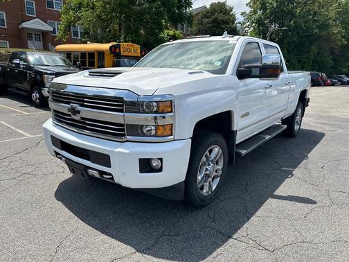 Photo 1 of 8 of 2017 Chevrolet Silverado 2500 High Country