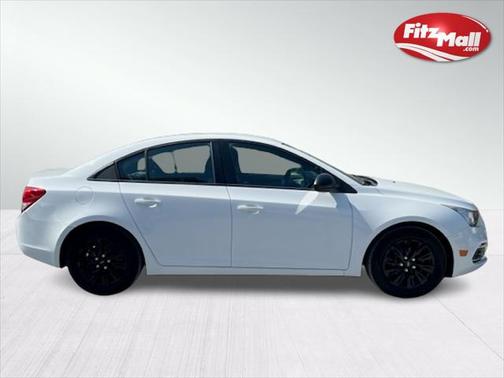 Photo 5 of 22 of 2016 Chevrolet Cruze Limited LS