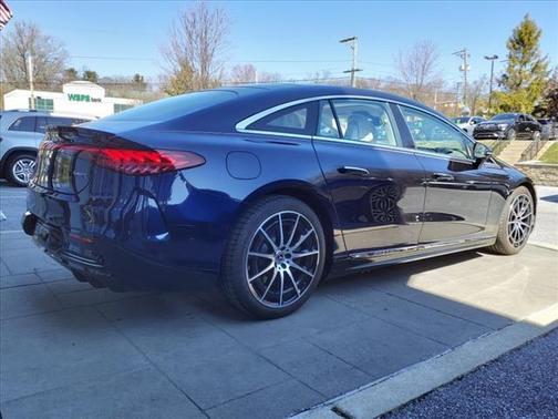 Photo 5 of 21 of 2022 Mercedes-Benz EQS 580 Base 4MATIC