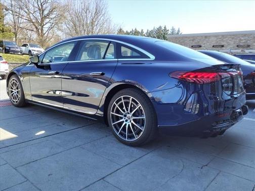 Photo 4 of 21 of 2022 Mercedes-Benz EQS 580 Base 4MATIC