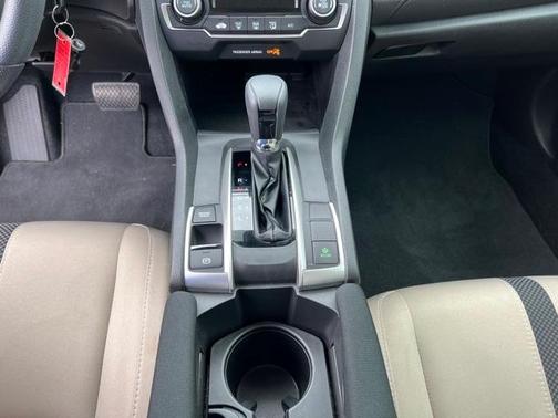Photo 5 of 25 of 2020 Honda Civic LX