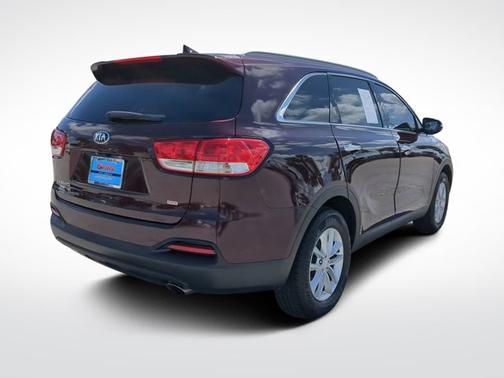 Photo 5 of 26 of 2018 Kia Sorento LX