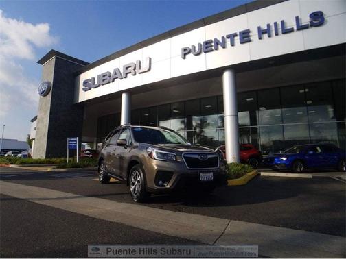 Photo 1 of 3 of 2021 Subaru Forester Premium