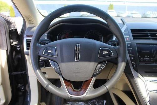Photo 5 of 33 of 2014 Lincoln MKZ Base