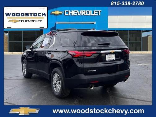 Photo 3 of 31 of 2023 Chevrolet Traverse LT Cloth
