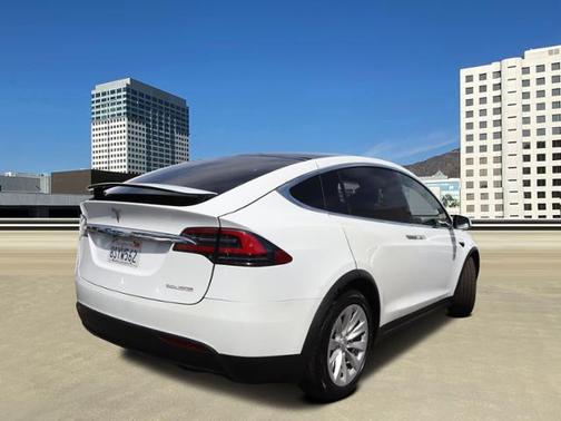 Photo 5 of 20 of 2020 Tesla Model X Performance