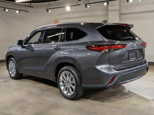 Photo 5 of 40 of 2021 Toyota Highlander Limited