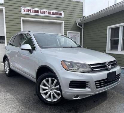 Photo 2 of 55 of 2012 Volkswagen Touareg TDI Sport