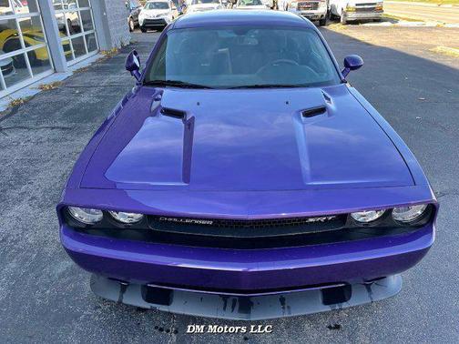 Photo 4 of 26 of 2014 Dodge Challenger SRT8 Core