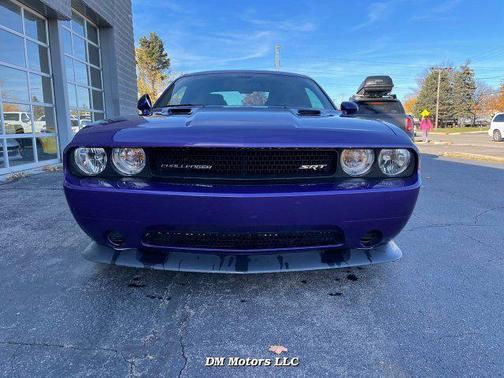 Photo 5 of 26 of 2014 Dodge Challenger SRT8 Core