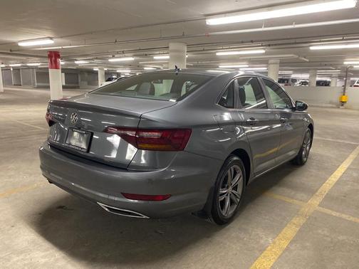 Photo 5 of 35 of 2019 Volkswagen Jetta 1.4T R-Line