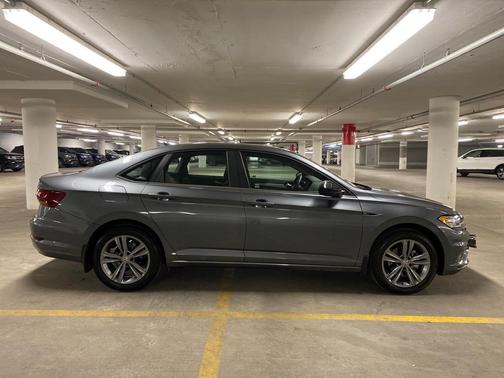 Photo 4 of 35 of 2019 Volkswagen Jetta 1.4T R-Line